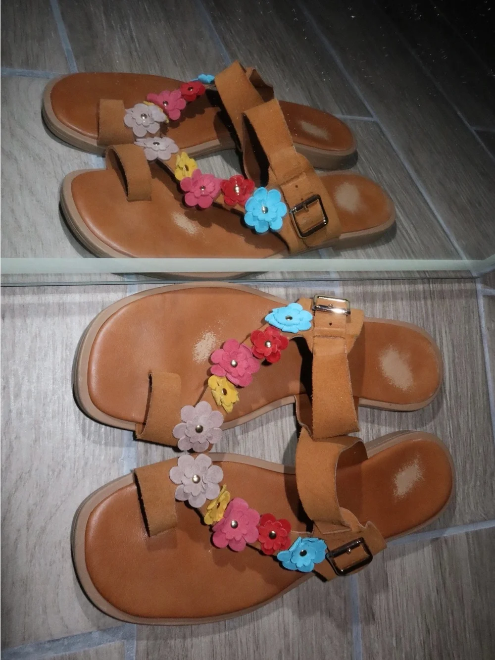 Avellini Made in Italy Tan Suede Floral Toe-Ring Sandals